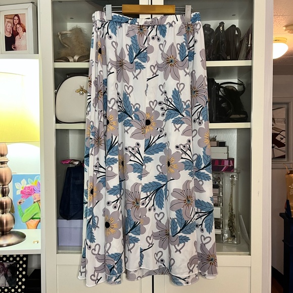 Patterned Flowy Skirt XXL - Picture 4 of 4